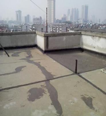徐汇漏水维修 楼顶漏水是什么原因，楼顶漏水维修方法是什么?